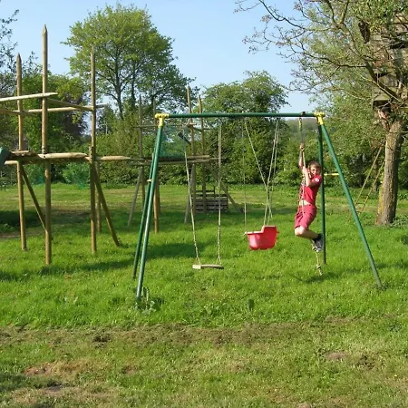 Courset, 3 Pièces, 4 Personnes - Fr-1-510a-1 *